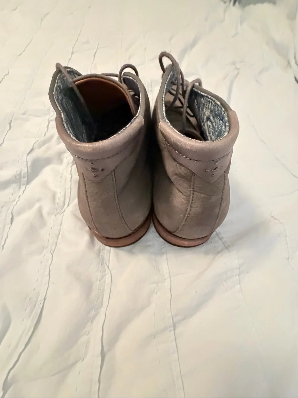Johnston & Murphy Taupe Suede Chukka Boots